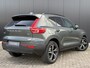 Volvo XC40 2.0 B4 Plus Dark Elektr. stoelverstelling / Harman Kardon Audio / Trekhaak/ Keyless Drive / Verw. voorruit / Stoel- en stuurverw. / Adapt. Cruise / BLIS