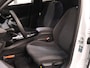 Peugeot e-2008 EV Business 54 kWh 156PK | 1ste eigenaar | AppleCarPlay/AndroidAuto | Climate Control | Cruise Control | Camera | LED | Navigatie | Parkeersensoren | Privacy Glass | Isofix |