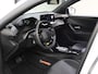 Peugeot e-2008 EV Business 54 kWh 156PK | 1ste eigenaar | AppleCarPlay/AndroidAuto | Climate Control | Cruise Control | Camera | LED | Navigatie | Parkeersensoren | Privacy Glass | Isofix |