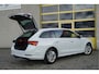 Skoda Octavia Combi 1.0 TSI Business Edition BJ2021 Lmv 16" | Led V+A | Dynamische knipperlichten | Pdc | Trekhaak | Elek. achterklep | App-Connect | Navi | Sfeerverlichting | Climate control | Cruise control | Extra getint glas