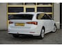Skoda Octavia Combi 1.0 TSI Business Edition BJ2021 Lmv 16" | Led V+A | Dynamische knipperlichten | Pdc | Trekhaak | Elek. achterklep | App-Connect | Navi | Sfeerverlichting | Climate control | Cruise control | Extra getint glas