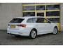 Skoda Octavia Combi 1.0 TSI Business Edition BJ2021 Lmv 16" | Led V+A | Dynamische knipperlichten | Pdc | Trekhaak | Elek. achterklep | App-Connect | Navi | Sfeerverlichting | Climate control | Cruise control | Extra getint glas
