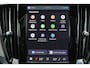 Volvo V60 T8 Recharge AWD Plus Dark - Panorama/schuifdak - IntelliSafe Assist & Surround - 360º Camera - Harman/Kardon audio - Verwarmde voorstoelen, stuur & achterbank - Parkeersensoren voor & achter - Elektr. bedienb. voorstoelen met geheugen - Head up display - Extra getint glas - Inklapbare trekhaak - 18' LMV