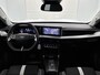 Opel Frontera EV Electric GS 44 kWh 113 pk | Navigatie | Achteruitrijcamera | Parkeersensoren Voor en Achter | Voorstoelen Verwarmd | Luxe Stoffen Bekleding | LED Koplampen | Dodehoek Detectie | 17" Lichtmetalen Velgen | Apple Carplay/Android Auto |