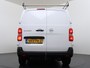 Opel Vivaro 2.0CDTI 123PK Euro 6 L2H1 3-Persoons Imperiaal Trekhaak 360°Camera Navi Apple Carplay Android Auto Airco Cruise Control Betonplex Vloer Kasteninbouw Wandbetimmering 2.500KG Trekgewicht 1e Eigenaar