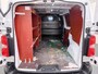 Opel Vivaro 2.0CDTI 123PK Euro 6 L2H1 3-Persoons Imperiaal Trekhaak 360°Camera Navi Apple Carplay Android Auto Airco Cruise Control Betonplex Vloer Kasteninbouw Wandbetimmering 2.500KG Trekgewicht 1e Eigenaar
