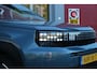 Fiat Grande Panda LA PRIMA 11 kW 44 kWh | WINTER PACK: (VERWARMBARE VOORSTOELEN, VERWARMBAAR STUURWIEL, VERWARMBARE VOORRUIT) | 17" LICHTMETALEN VELGEN "GLOSSY BLACK" | ELEKTRISCH INKLAPBARE BUITENSPIEGELS | MIDDENARMSTEUN VOOR | NAVIGATIE | DRAADLOZE TELEFOONLADER | ACHTERUITRIJ CAMERA MET DYNAMISCHE HULPLIJNEN | REGENSENSOR | CLIMATE CONTROL | DAB+ RADIO | DRAADLOZE APPLE CARPLAY/ANDROID AUTO |