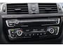 BMW 3-Serie 318i High Executive / SCHUIFDAK / LEDER / CARPLAY / STOELVERW