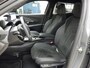 Peugeot e-2008 EV GT Avantage 54 kWh | Fase 3 laden | SOH 98% | Massage | Luxe stoelen | Warmtepomp | Navigatie | NL auto | 17.500km |
