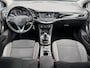 Opel Astra 1.2 Design & Tech - Navigatie - Stoelverwarming - Climate Control