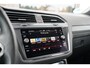 Volkswagen Tiguan 1.4 TSI eHybrid R-Line Business+ | Sfeerverlichting | Stoel en stuurwielverwarming | Dodehoek detectie | Digitaal dashboard | Adaptieve cruise control | Apple CarPlay | Parkeercamera | Climate Control |