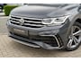 Volkswagen Tiguan 1.4 TSI eHybrid R-Line Business+ | Sfeerverlichting | Stoel en stuurwielverwarming | Dodehoek detectie | Digitaal dashboard | Adaptieve cruise control | Apple CarPlay | Parkeercamera | Climate Control |