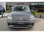 Volkswagen Tiguan 1.4 TSI eHybrid R-Line Business+ | Sfeerverlichting | Stoel en stuurwielverwarming | Dodehoek detectie | Digitaal dashboard | Adaptieve cruise control | Apple CarPlay | Parkeercamera | Climate Control |