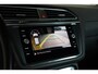 Volkswagen Tiguan 1.4 TSI eHybrid R-Line Business+ | Sfeerverlichting | Stoel en stuurwielverwarming | Dodehoek detectie | Digitaal dashboard | Adaptieve cruise control | Apple CarPlay | Parkeercamera | Climate Control |