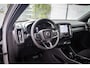 Volvo EX40 Single Motor Extended Range Ultra Black Ed. 82 kWh | Adaptieve Cruise Control | BLIS Dodehoek detectie | Schuif / Kanteldak | 360 Camera | 20 Inch | Stoel + Stuurverwarming | Extra Getint Glas Achter