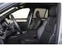 Volvo XC90 T8 Recharge AWD Ultra Black Ed. Exec. - Luchtvering - Panorama/schuifdak - IntelliSafe Assist & Surround - 360º Camera - Bowers & Wilkins audio - Adaptieve LED koplampen - Verwarmde voorstoelen, stuur & achterbank - Parkeersensoren voor & achter - Elektr. bedienb. voorstoelen met geheugen - Geventileerde voorstoelen - Head up display - Draadloze tel. lader - Extra getint glas - 22' LMV