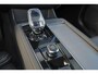 Volvo XC90 T8 Recharge AWD Ultra Black Ed. Exec. - Luchtvering - Panorama/schuifdak - IntelliSafe Assist & Surround - 360º Camera - Bowers & Wilkins audio - Adaptieve LED koplampen - Verwarmde voorstoelen, stuur & achterbank - Parkeersensoren voor & achter - Elektr. bedienb. voorstoelen met geheugen - Geventileerde voorstoelen - Head up display - Draadloze tel. lader - Extra getint glas - 22' LMV
