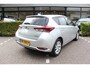 Toyota Auris 1.8 Hybrid Energy Plus Rijklaar | Keyless | Sensoren | Camera | Cruise | Clima | Dealer onderhouden