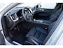 Volvo XC60 2.0 T6 Plug-in hybrid AWD Ultra Dark | Luchtvering | Trekhaak | Panoramadak | Head up display | 360 graden camera | Verwarmbare voorstoelen stuurwiel en achterbank | Premium audio by Harman Kardon |