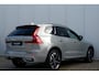 Volvo XC60 2.0 T6 Plug-in hybrid AWD Ultra Dark | Luchtvering | Trekhaak | Panoramadak | Head up display | 360 graden camera | Verwarmbare voorstoelen stuurwiel en achterbank | Premium audio by Harman Kardon |