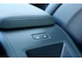 Volvo XC60 2.0 T6 Plug-in hybrid AWD Ultra Dark | Luchtvering | Trekhaak | Panoramadak | Head up display | 360 graden camera | Verwarmbare voorstoelen stuurwiel en achterbank | Premium audio by Harman Kardon |