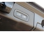Volvo XC60 2.0 T6 Plug-in hybrid AWD Ultra Dark | Luchtvering | Trekhaak | Panoramadak | Head up display | 360 graden camera | Verwarmbare voorstoelen stuurwiel en achterbank | Premium audio by Harman Kardon |