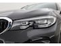 BMW 3-Serie Touring 320i M Sport | Rijklaar! | Dig. Cockpit | Stoelverw. | Adapt. Cruise | PDC | Nav+App.Connect | Sfeerverl. | Climate | E-Klep | LED | 18'' V