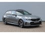 BMW 3-Serie Touring 320e M-Pakket/Pano/Trekhaak/Camera/Facelift