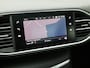 Peugeot 308 SW 1.2 PureTech Sport (PANORAMADAK, APPLE CARPLAY, GROOT NAVI, TREKHAAK, GETINT GLAS, SPORTSTOELEN, PARKEERSENSOREN, CRUISE, NIEUWSTAAT)
