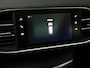 Peugeot 308 SW 1.2 PureTech Sport (PANORAMADAK, APPLE CARPLAY, GROOT NAVI, TREKHAAK, GETINT GLAS, SPORTSTOELEN, PARKEERSENSOREN, CRUISE, NIEUWSTAAT)