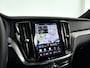 Volvo V60 T8 Plug-in hybrid AWD Plus Dark | SOH 100% | Panoramadak | 360° camera | Head-up display | Harman Kardon | Stoel- en stuurverwarming | Trekhaak