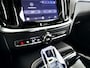 Volvo V60 T8 Plug-in hybrid AWD Plus Dark | SOH 100% | Panoramadak | 360° camera | Head-up display | Harman Kardon | Stoel- en stuurverwarming | Trekhaak