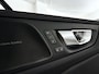 Volvo V60 T8 Plug-in hybrid AWD Plus Dark | SOH 100% | Panoramadak | 360° camera | Head-up display | Harman Kardon | Stoel- en stuurverwarming | Trekhaak