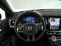 Volvo V60 T8 Plug-in hybrid AWD Plus Dark | SOH 100% | Panoramadak | 360° camera | Head-up display | Harman Kardon | Stoel- en stuurverwarming | Trekhaak