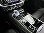 Volvo V60 T8 Plug-in hybrid AWD Plus Dark | SOH 100% | Panoramadak | 360° camera | Head-up display | Harman Kardon | Stoel- en stuurverwarming | Trekhaak