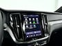 Volvo V60 T8 Plug-in hybrid AWD Plus Dark | SOH 100% | Panoramadak | 360° camera | Head-up display | Harman Kardon | Stoel- en stuurverwarming | Trekhaak