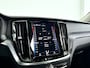 Volvo V60 B3 Essential | Parkeercamera | Cruise control | Navigatie | Trekhaak