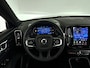 Volvo XC40 B4 Plus Dark | Parkeercamera | Stoel- en Stuurverwarming | Harman Kardon | Trekhaak