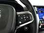Volvo XC40 B4 Plus Dark | Parkeercamera | Stoel- en Stuurverwarming | Harman Kardon | Trekhaak