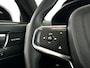 Volvo XC40 B4 Plus Dark | Parkeercamera | Stoel- en Stuurverwarming | Harman Kardon | Trekhaak