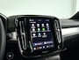 Volvo XC40 B4 Plus Dark | Parkeercamera | Stoel- en Stuurverwarming | Harman Kardon | Trekhaak