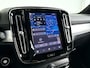 Volvo XC40 B4 Plus Dark | Parkeercamera | Stoel- en Stuurverwarming | Harman Kardon | Trekhaak