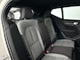 Volvo XC40 B4 Plus Dark | Parkeercamera | Stoel- en Stuurverwarming | Harman Kardon | Trekhaak