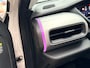 Jeep Avenger Summit 54 kWh 156 PK | ADAPTIEVE CRUISE CONTROL| SFEERVERLICHTING| DODEHOEK DETECTIE| DRAADLOZE TELEFOONLADER| JEEP PERFORMANCE LED| CAMERA + PARKEERSENSOREN| APPLE CARPLAY/ANDROID AUTO| EERSTE EIGENAAR|
