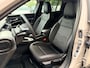 Jeep Avenger Summit 54 kWh 156 PK | ADAPTIEVE CRUISE CONTROL| SFEERVERLICHTING| DODEHOEK DETECTIE| DRAADLOZE TELEFOONLADER| JEEP PERFORMANCE LED| CAMERA + PARKEERSENSOREN| APPLE CARPLAY/ANDROID AUTO| EERSTE EIGENAAR|