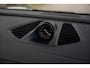 Porsche Macan 4 100 kWh|1e Eig|Org NL NAP|Achterasbesturing|Trekhaak|Panoramadak|Head Up|Chrono|Aventuringroen|Matrix|BOSE|Luchtvering|Dealer Onderhouden