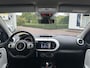 Renault Twingo Z.E. R80 Série Limitée Vibes | Eerste eigenaar | Nederlandse auto | Navigatiesysteem | Camera achter | Unieke kilometerstand | 100% elektrisch | Dealeronderhouden | SoH 95% | Voorstoelen verwarmd | Unieke uitvoering |
