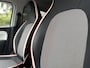 Renault Twingo Z.E. R80 Série Limitée Vibes | Eerste eigenaar | Nederlandse auto | Navigatiesysteem | Camera achter | Unieke kilometerstand | 100% elektrisch | Dealeronderhouden | SoH 95% | Voorstoelen verwarmd | Unieke uitvoering |