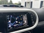Renault Twingo Z.E. R80 Série Limitée Vibes | Eerste eigenaar | Nederlandse auto | Navigatiesysteem | Camera achter | Unieke kilometerstand | 100% elektrisch | Dealeronderhouden | SoH 95% | Voorstoelen verwarmd | Unieke uitvoering |