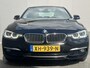 BMW 3-Serie 320i Luxury Edition / Dealer Onderhouden / Schuif-Kantel Dak / DAB / 19" Lichtmetalen Sport Velgen / Led Koplampen / Cruise Control / HiFi Audio /  Parkeersensoren Voor&Achter / Full-Map Navigatie /